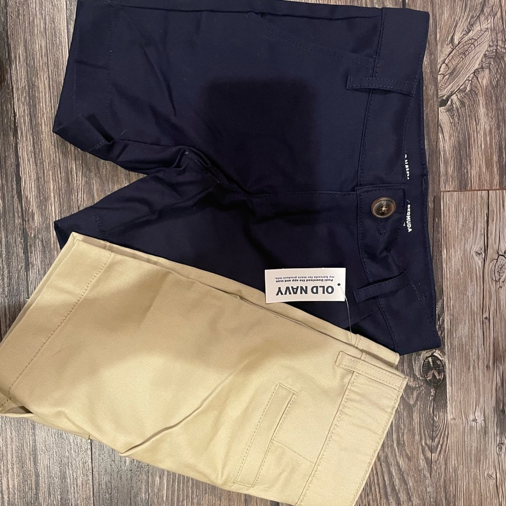 Girls Old Navy Bermuda Uniform Shorts - Navy & Khaki color Size 5